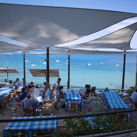 Kleismata Sleeps 6 T228155 * Κλείσματα