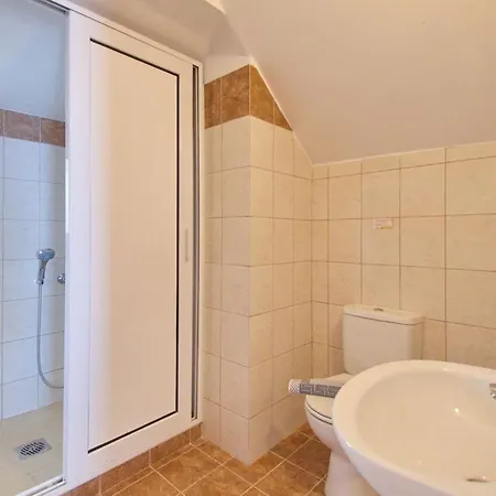 Kleismata Sleeps 6 T228155 Willa